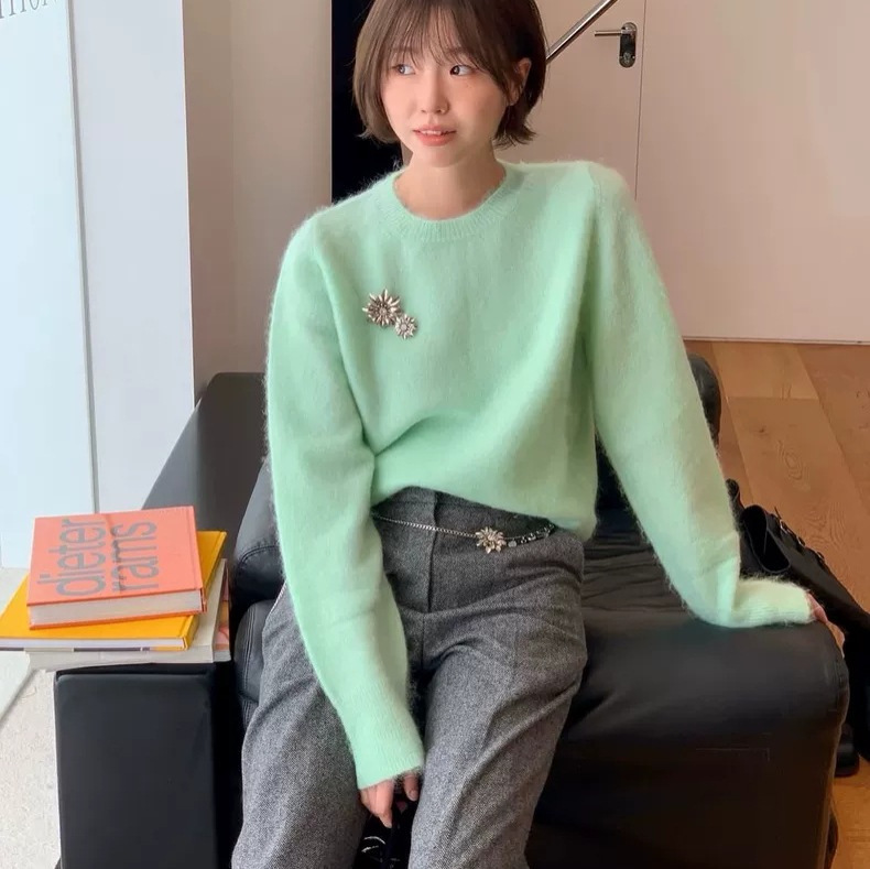 In Stock 2025 Winter New Korean Style Loose Solid Color Simple Sweater Round Neck Pullover Long Sleeve Alpaca Wool Knitwear In Stock 2025 Winter New Korean Style Loose Solid Color Simple Sweater Round Neck Pullover Long Sleeve Alpaca Wool Knitwear