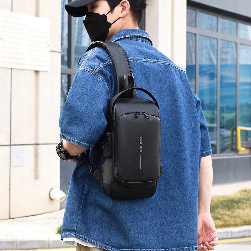 Bolso de pecho para hombre multifuncional con contraseña, espalda antirrobo, deporte de un solo hombro, mensajero impermeable, bolsa de locomotora de gran capacidad para automóvil deportivo genial