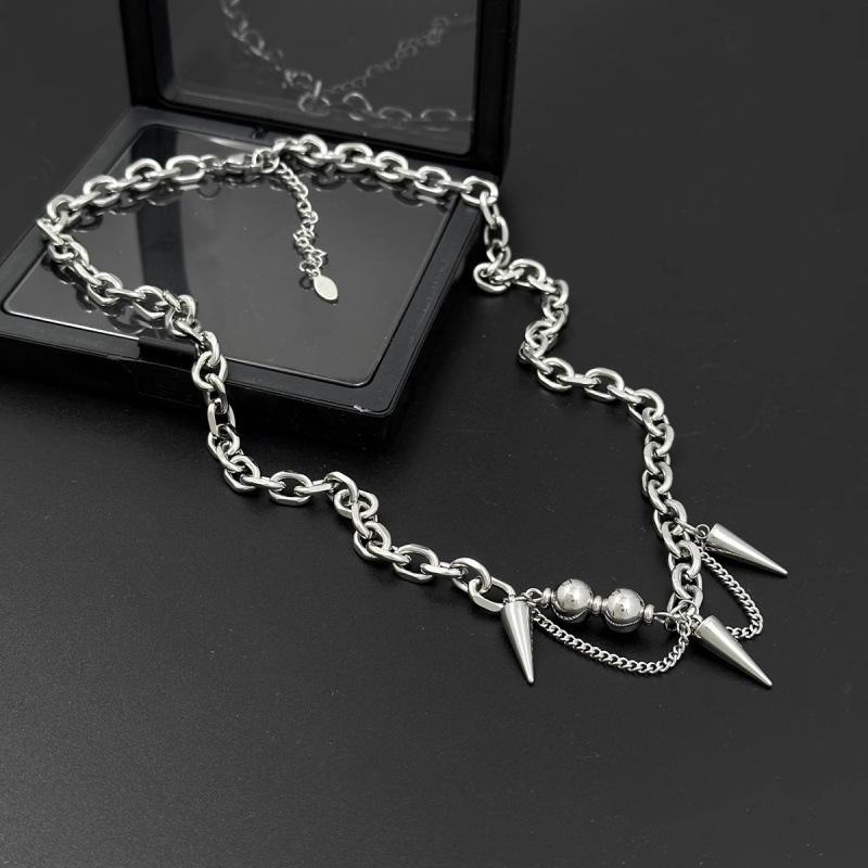 Halskette mit Quastennieten aus Titanstahl, Herren-Punk-Stil, Hip-Hop-Anhänger, Nischendesign, minimalistische Schlüsselbeinkette, Damen_voghion.com