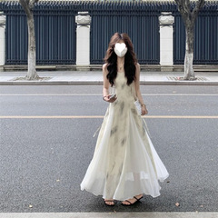 复古水墨印花吊带连衣裙女夏季高级感气质收腰显瘦大摆裙字长裙
