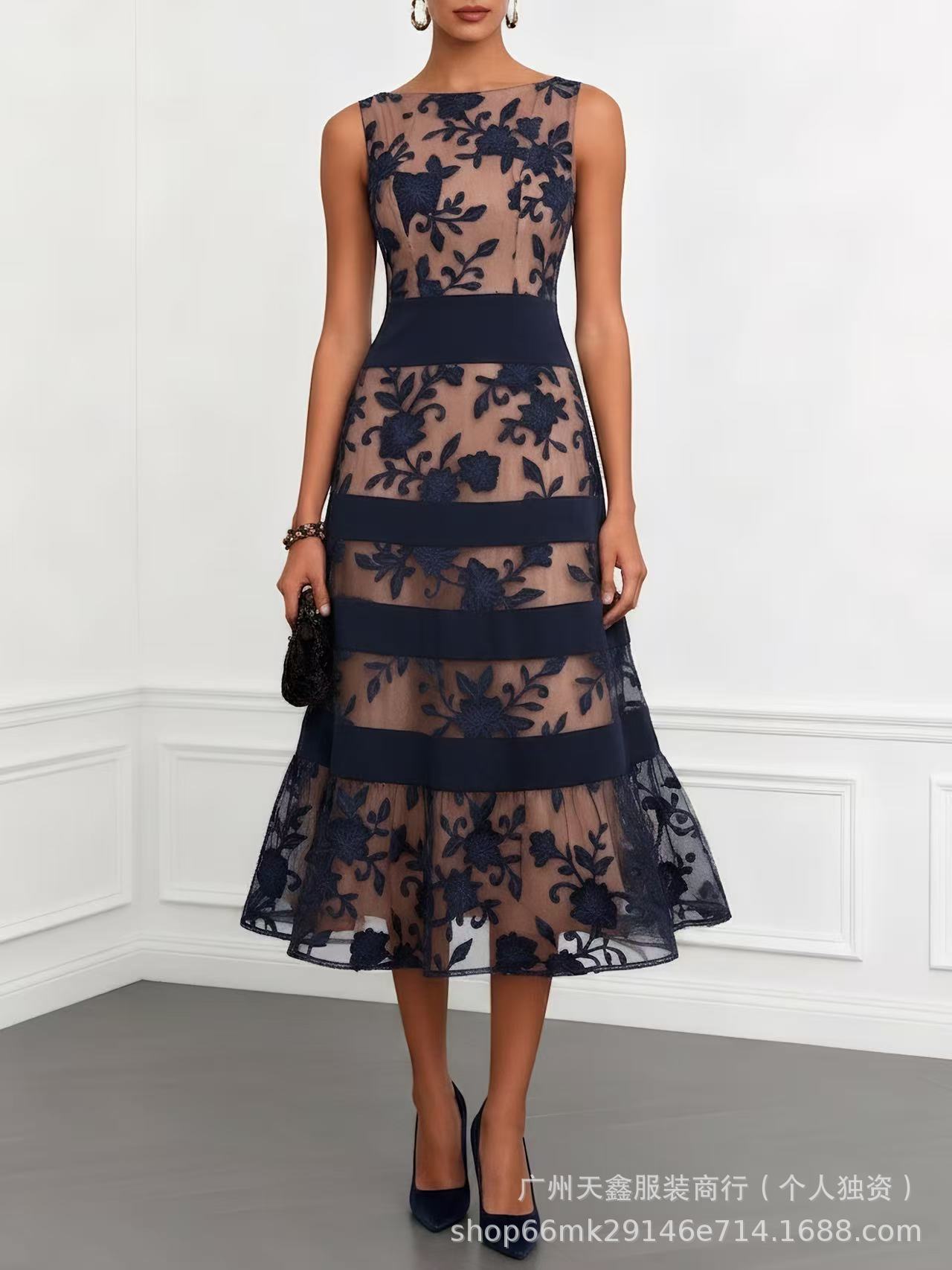 Black long skirt sleevless