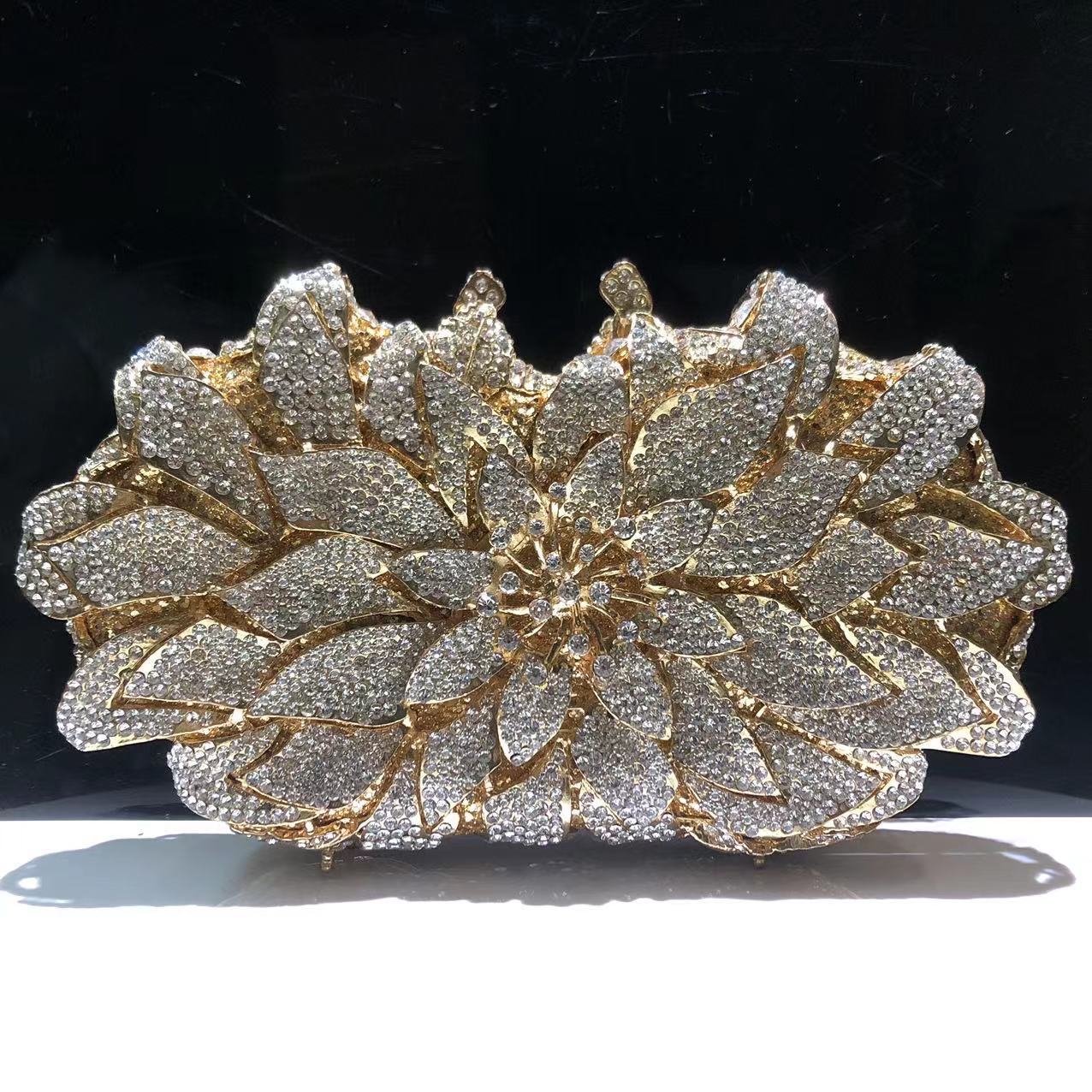 AliExpress bolsas de diamantes de agua de metal hueco bolsas de cena de diamantes vestidos de banquete de damas bolsas de mano de diamantes