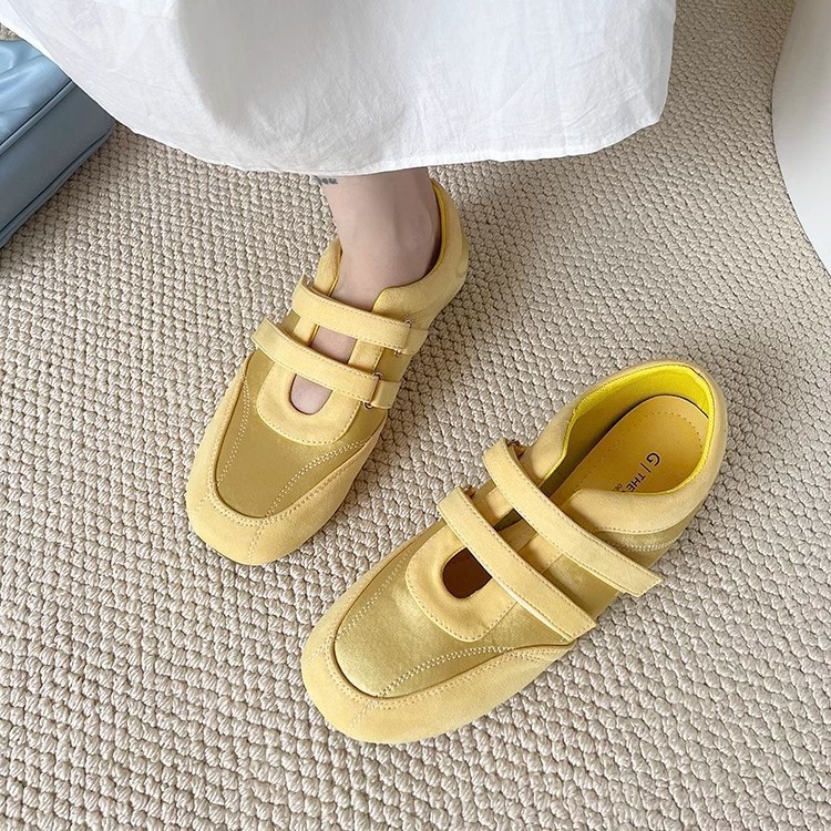 Velcro retro punta redonda boca baja zapatos individuales mujer 2025 nuevos zapatos de entrenamiento alemán con falda de fondo plano Doudou abuela marea