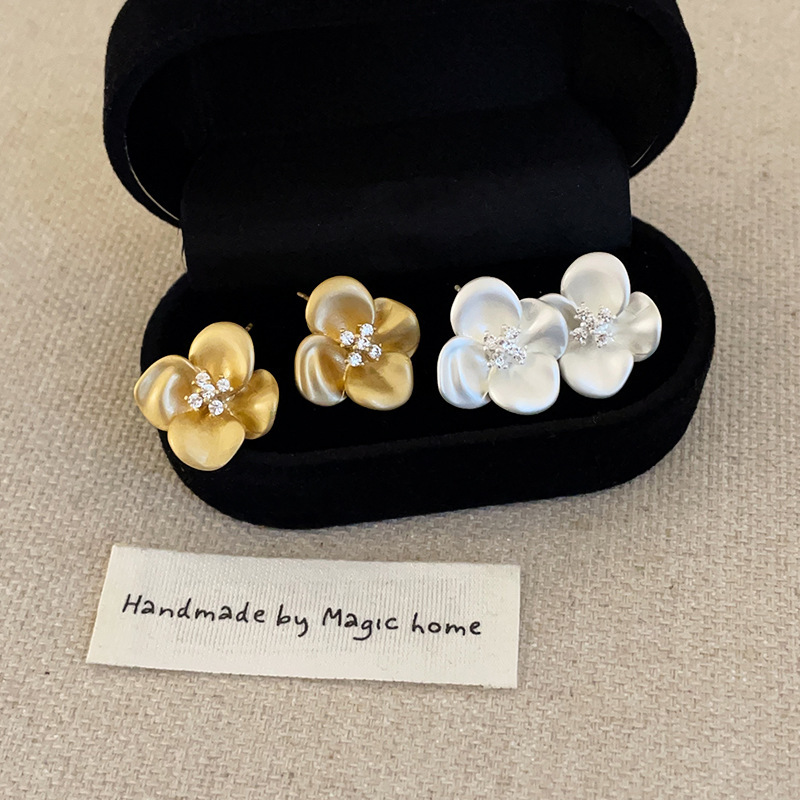 Matte cute sophisticated fashionable elegant earrings with zircon