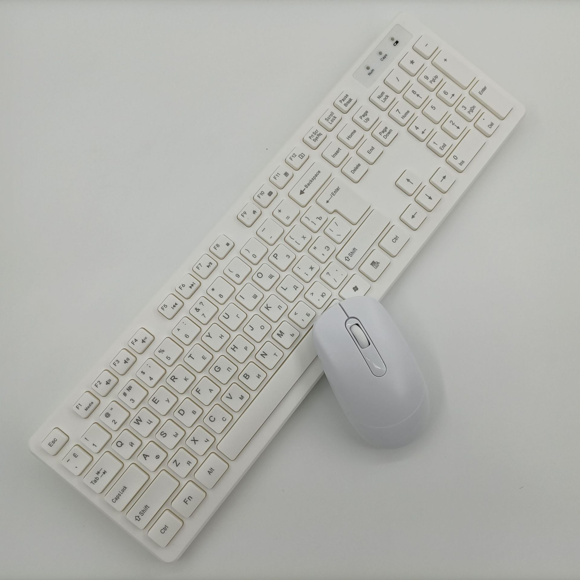 Русская белая беспроводная клавиатура и мышь