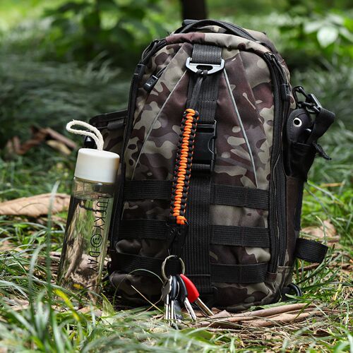 Seven-core paracord braided outdoor sports anti-loss keychain, portable and durable with an eagle-shaped carabiner-style belt key accessory
