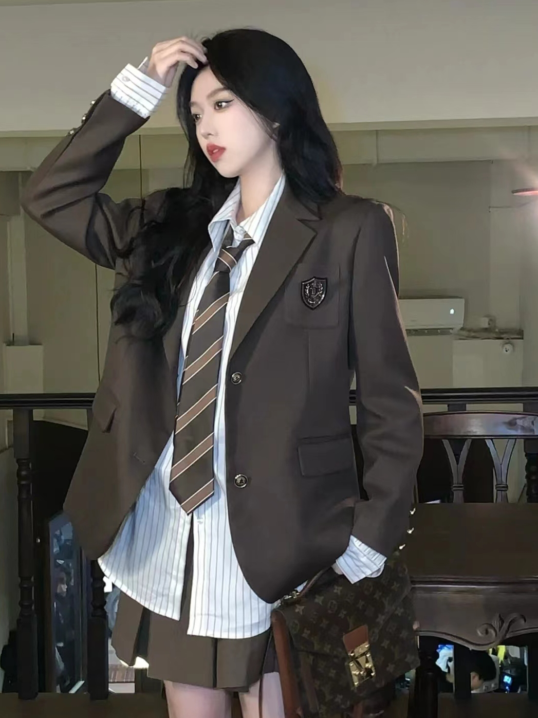 영국 JK 유니폼 아카데미 스타일 세트 빈티지 세트 캐주얼 달콤한 매운 주름 치마 여성의 가을과 겨울 다크 브라운 투피스 세트