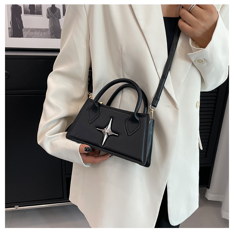 Semplice nuovo stile estivo 2023, popolare quest'anno, borsa quadrata piccola a tracolla portatile da pendolarismo casual in stile occidentale per donna_voghion.com