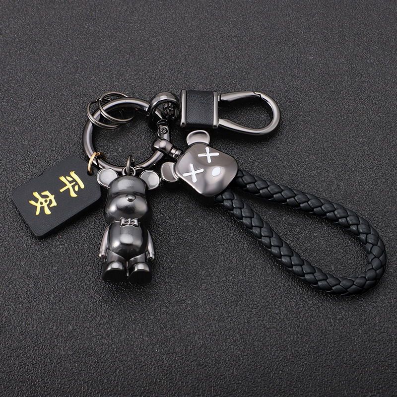 Oso violento transfronterizo llavero de coche oso de metal muñeca de alta gama llavero cuerda anti-pérdida, duradero, resistente a los arañazos