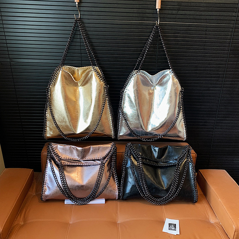 Borsa a tracolla con catena donna elegante e casual_voghion.com