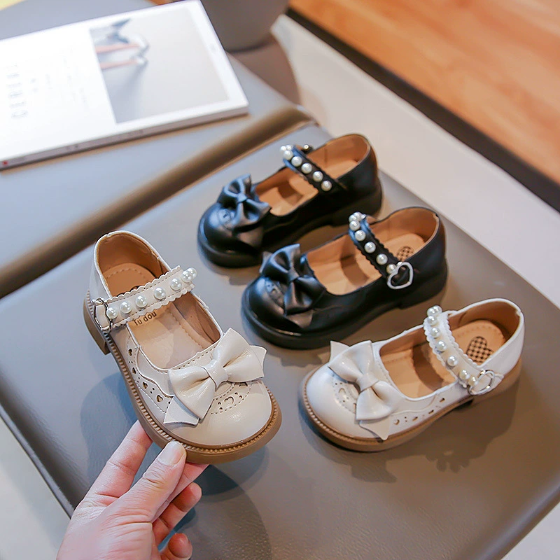 Детская кожаная обувь Обувь принцессы для девочек, новинка весны 2023, однослойная обувь с мягкой подошвой и бантом для маленьких девочек, Маленькая детская обувь для средней школы