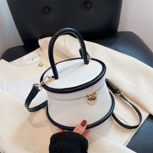 Wholesale trendy niche women's handbags  summer new crossbody bags with quality design tote bucket bags