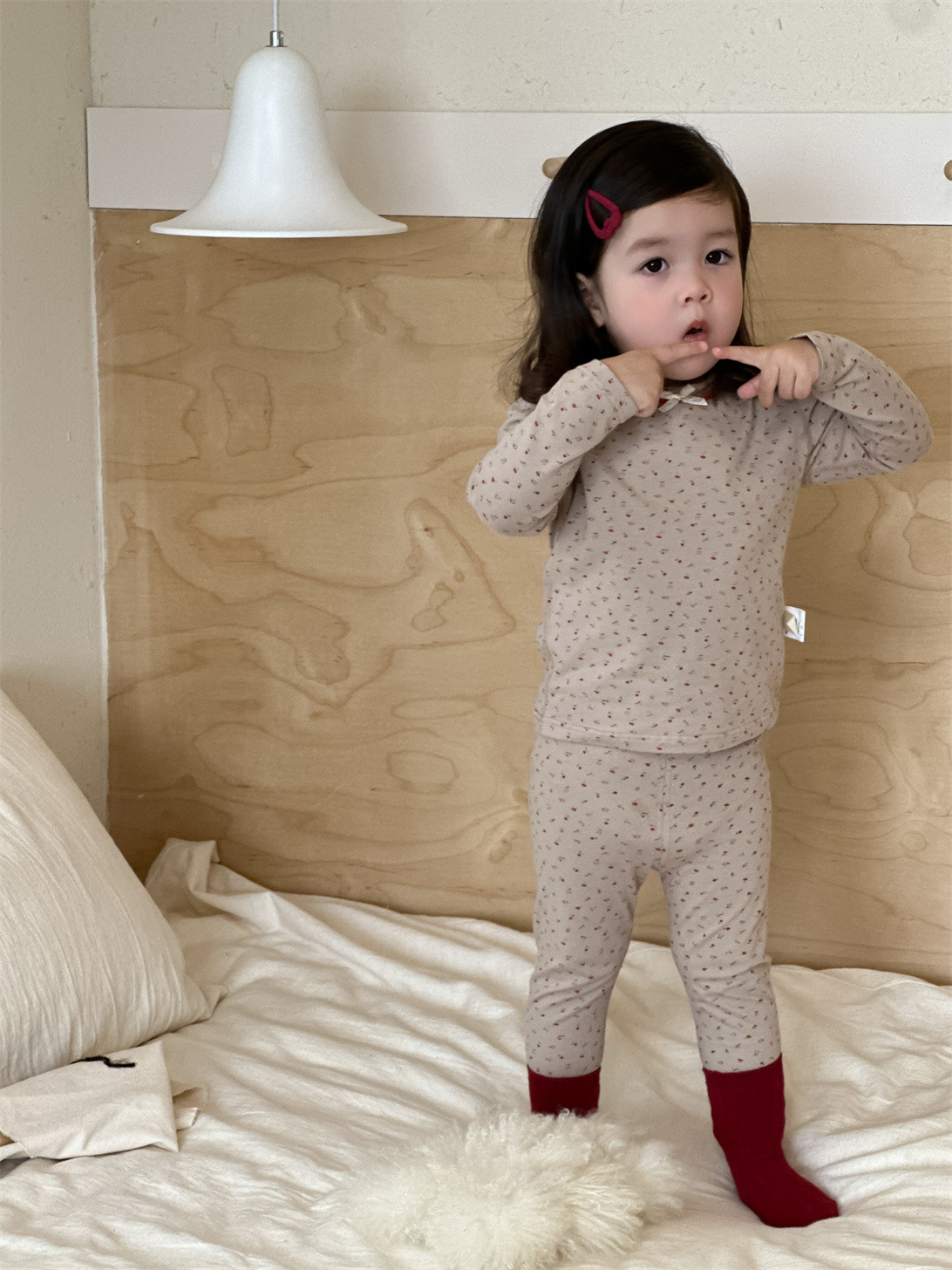 Pijamas infantiles de otoño conjunto de casa 2025 ropa de otoño ropa infantil coreana pijamas niñas ropa de hogar dos piezas