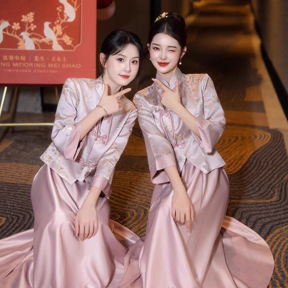 新中式伴娘服粉色2025新款长袖姐妹团旗袍订婚礼服裙日常可穿秋冬