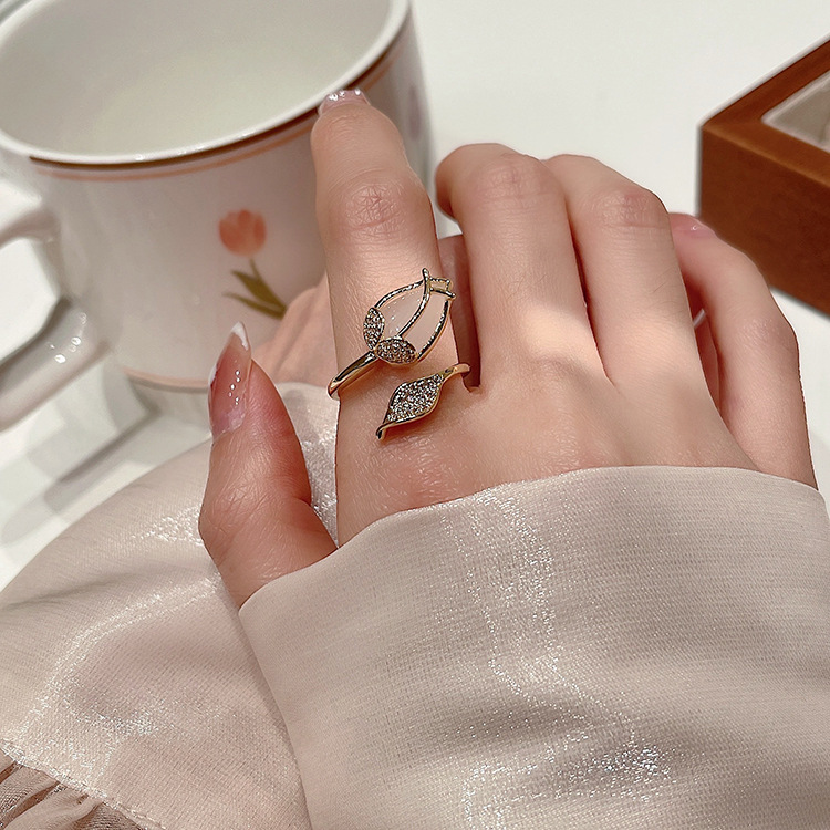 new fashion golden inlaid Zircon Tulip shape adjustable Ring