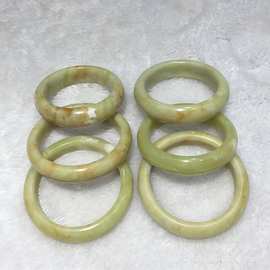 天然岫玉桂花糕手镯标版宽版圆条手镯颜色鲜艳景色美丽纹路明显