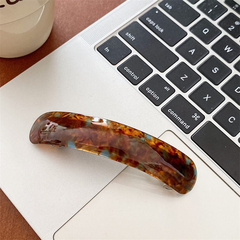 Elegante haarclip voor dames voor het maken van updo's_voghion.com