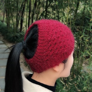 New Women's Autumn and Winter Warm Knitted Headband Squirrel Velvet Hair Accessories Velvet Ear Protection Soft White Hair Hat Woolen Hat