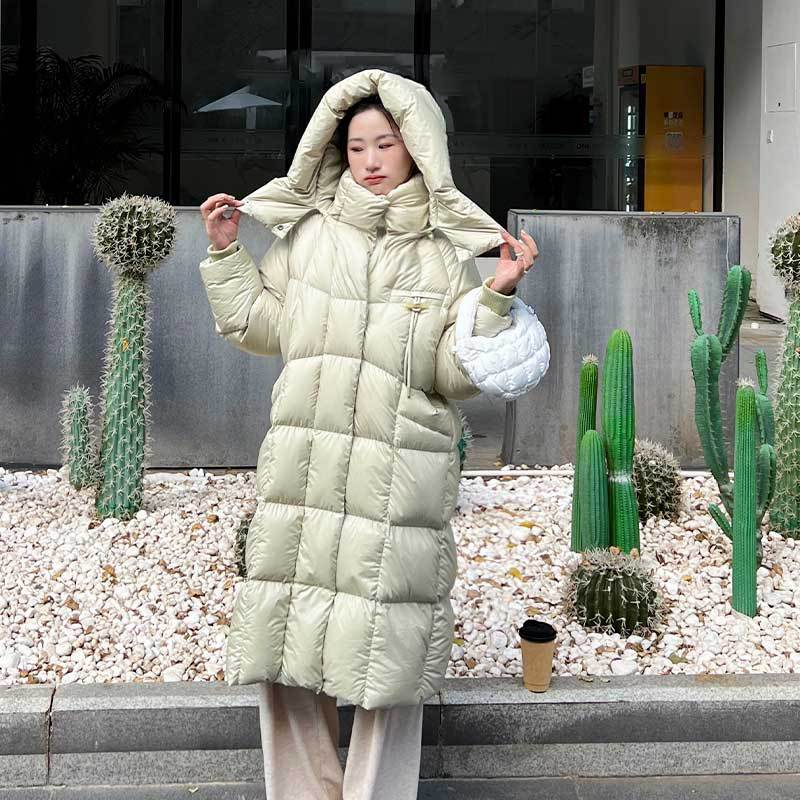 Alta sensación super ligera nubes puff plumón chaqueta para mujeres 2024 invierno nuevo 90 chaqueta de acero blanco grueso