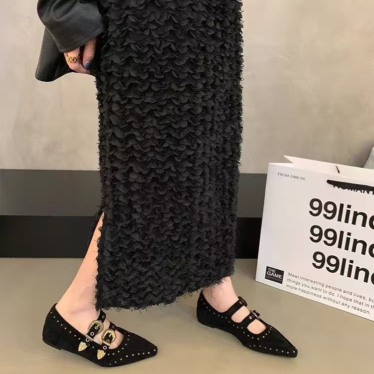 复古尖头浅口内增高玛丽珍单鞋女2025秋款铆钉皮带扣绒面平底单鞋|undefined
