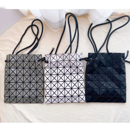  New Japanese Original Embroidered Mesh Drawstring Bucket Bag Shoulder Handbag Crossbody Women's Bag with Tied Mouth