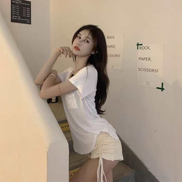 グレー Tシャツ女性の 2025 夏の新しい V ネックデザインインナーレイヤリングシャツ不規則な純粋な欲望スタイル半袖トップ|undefined