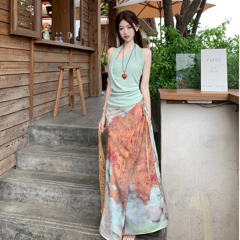 Island vacation relaxed style outfit for women, tie-dye halter neck dress, suitable for travel and photography in Dali, Yunnan, with a long skirt Island vacation relaxed style outfit for women, tie-dye halter neck dress, suitable for travel and photography in Dali, Yunnan, with a long skirt