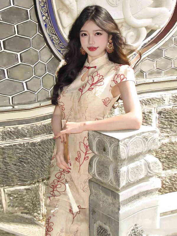 National Style New Chinese-Style High-End Modified Qipao Dress, Unique and Stunning Red Floral Print with Buttoned Waist-Cinching Long Skirt