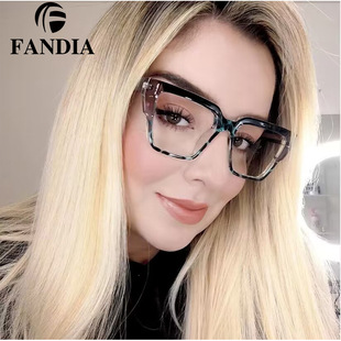 82080 �ڿ����RŮ������ҕ���R����۾�ƽ���R�ǹ�ɫ�ٴ����R��