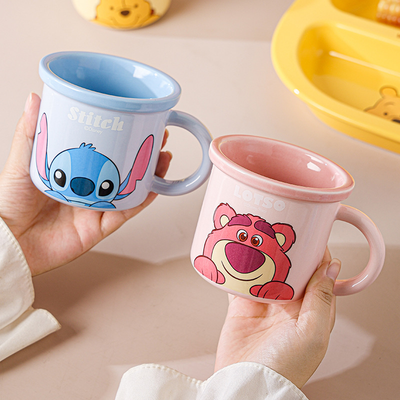 Taza de ala ancha de Disney Stitch Taza de desayuno de cerámica para el hogar Taza de agua Taza de café de dibujos animados de nicho Taza de leche