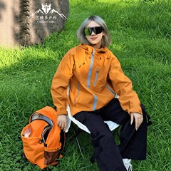 三防橙色冲锋衣女2025新款秋三合一户外爬山草原旅游穿搭薄款外套