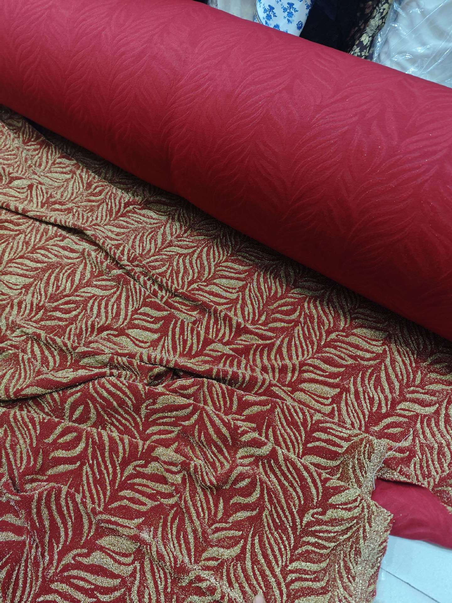 柳叶条红色底金黄色亮丝提花弹力夏季女装喜婆婆旗袍布面料连衣裙