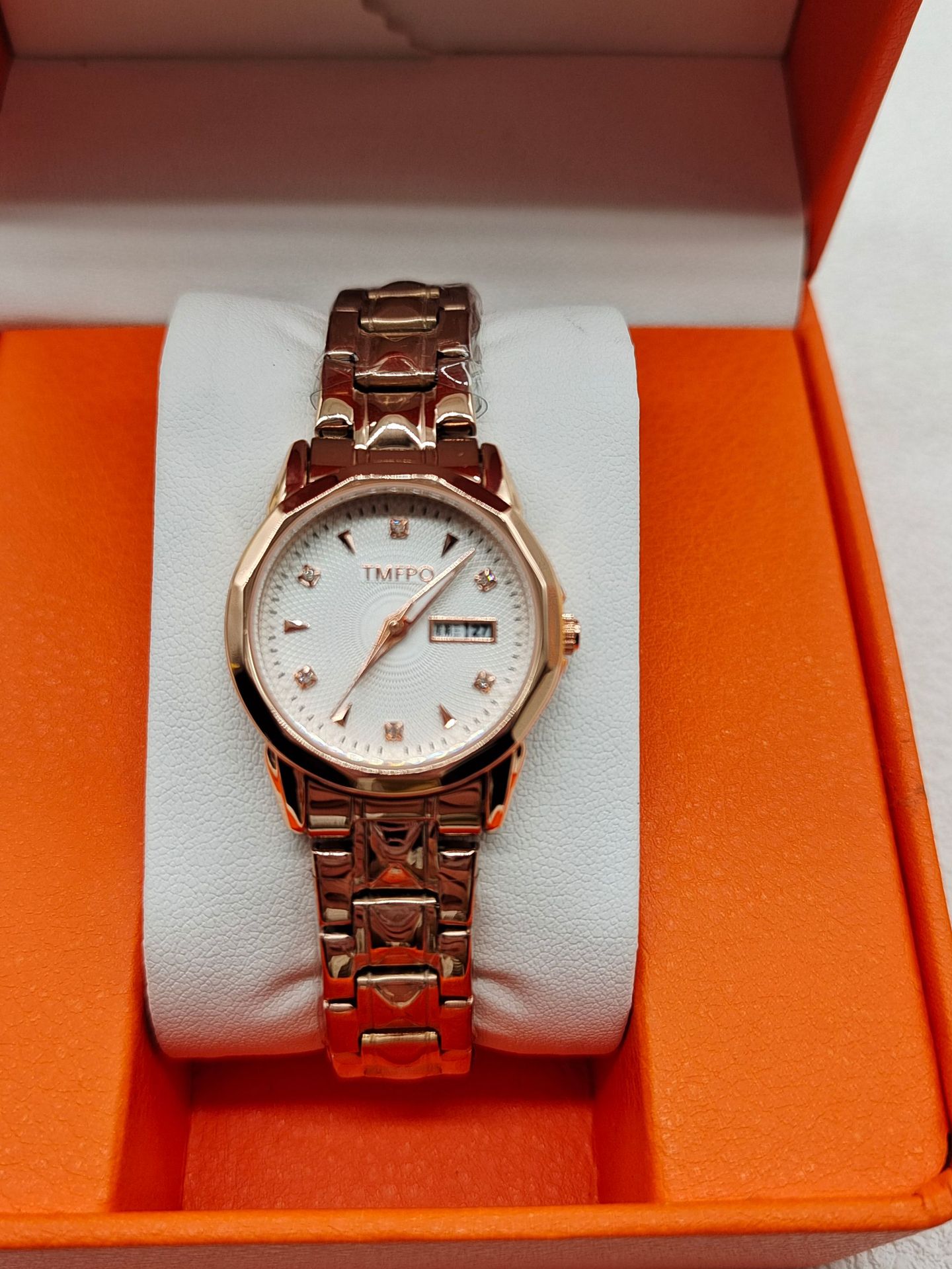 1629 rose gold White