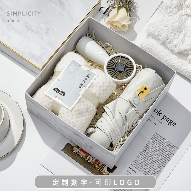 Compañía de regalos de mano de la empresa de eventos de apertura de negocios prácticos paquetes de regalos pequeños para la apertura del empleado taza de calor caja de regalo