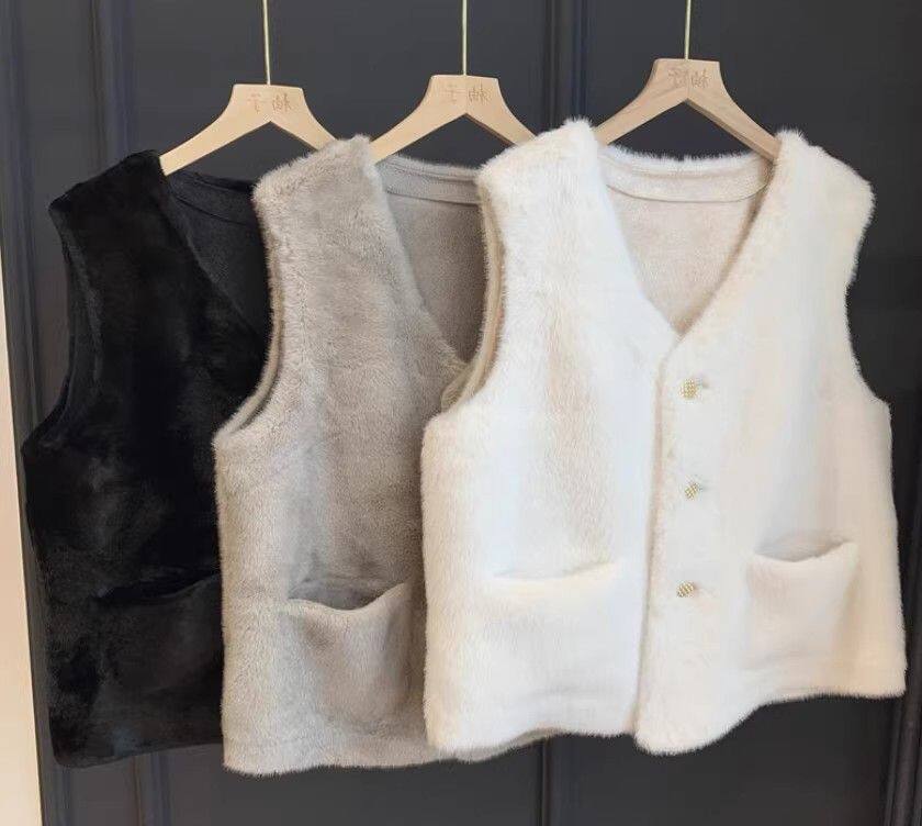 Áo vest nữ phối lông cừu cổ chữ V dáng ngắn mặc ngoài mùa đông — màu xám nhạt, đen chi tiết 5
