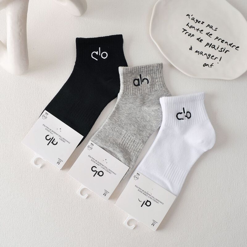New Cotton Socks with Embroidered Logo, Autumn and Winter Style, Men's Socks, Women's Socks, Couple Socks, Plain Socks, Sports Cotton Socks, Short, Mid-Length, and Long Socks