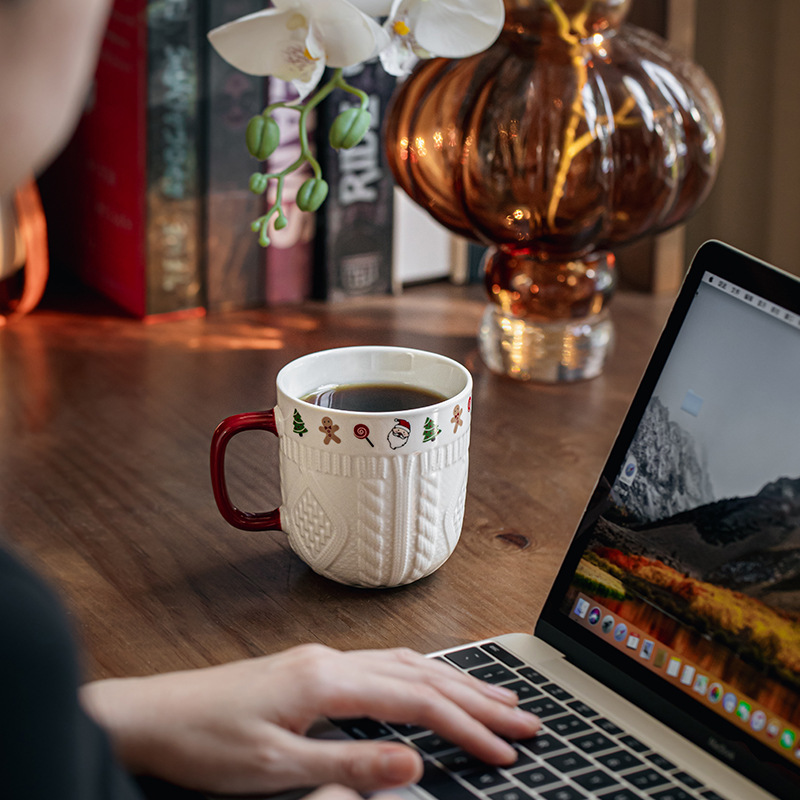 Copas para parejas Tazas en relieve de alto valor Tazas de cerámica Día de San Valentín Nochevieja Regalos de año nuevo Exportación transfronteriza femenina