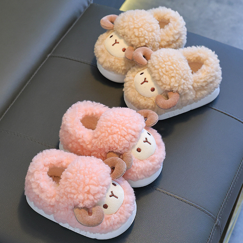 Bolsos infantiles de zapatos de algodón de invierno caliente pelusa antideslizante sensación de mierda EVA para niños y niñas zapatillas de algodón casera bebé