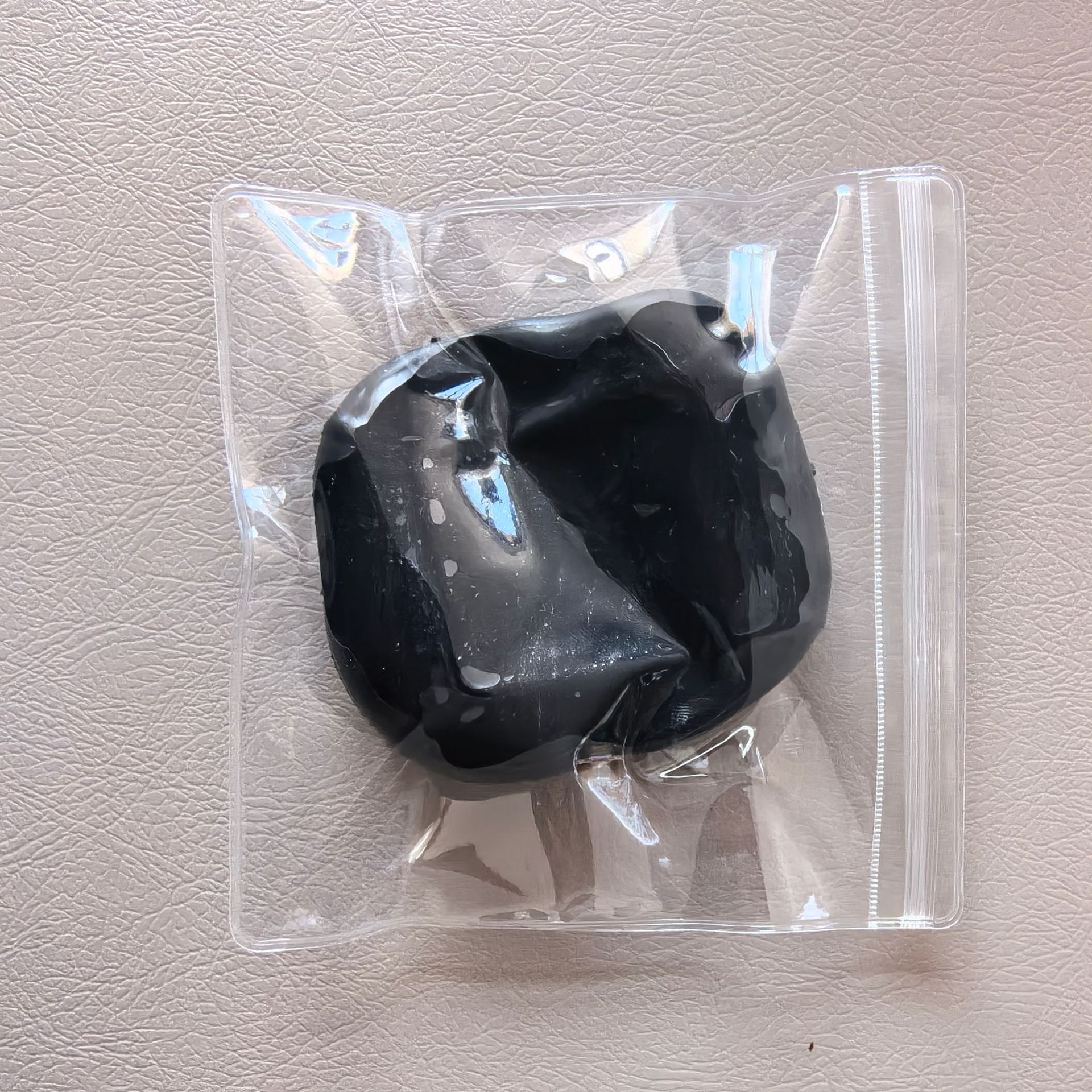 【流体小麦粉タイプ】黒豆腐1個