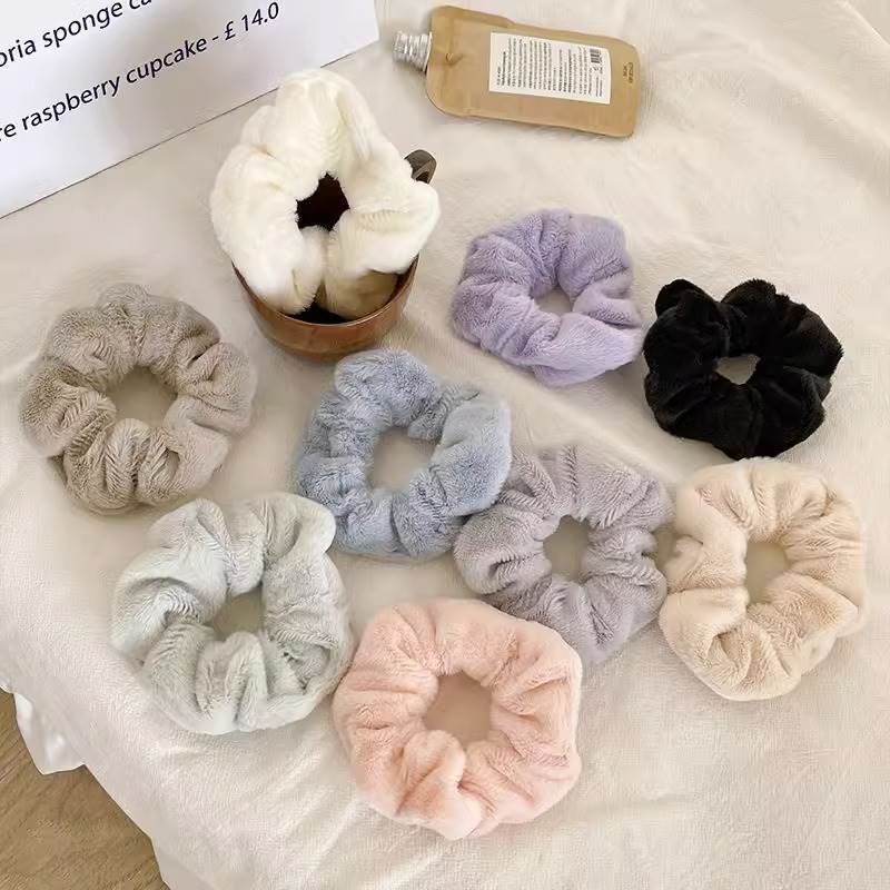 Anillo de pelo de peluche, anillo de intestino de hadas, otoño y invierno, nuevo estilo, cuerdas de cabeza dulces, mujeres simples y versátiles, cuerdas de cabello para jóvenes.