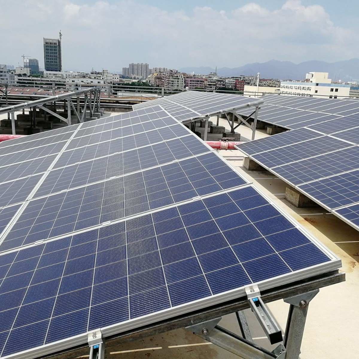 厦门连邦200KW工商业离并网混合太阳能发电系统单晶硅光伏板