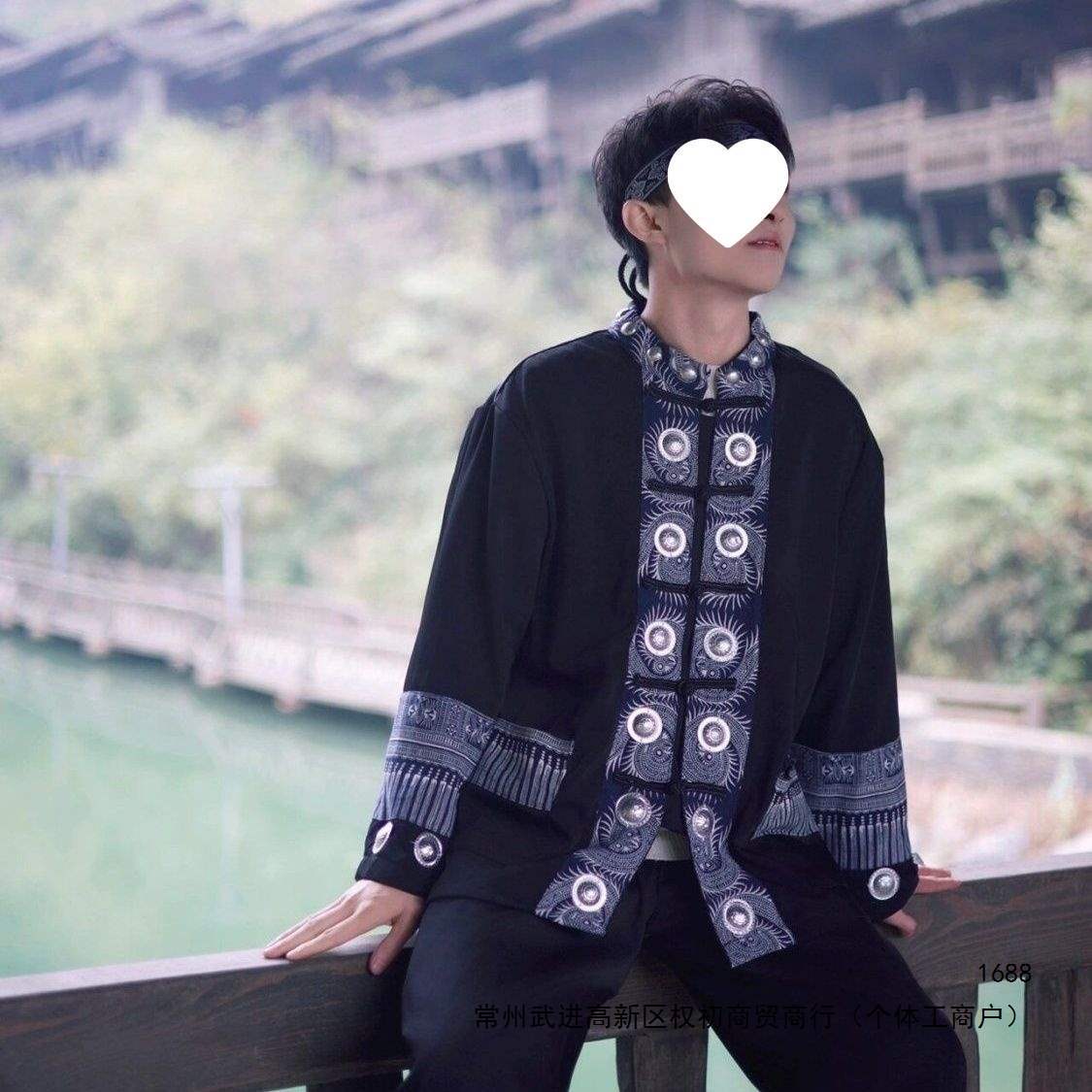 New ethnic style men's clothing, Miao, Zhuang, and Tujia ethnic batik suit, travel photography and performance costume.
