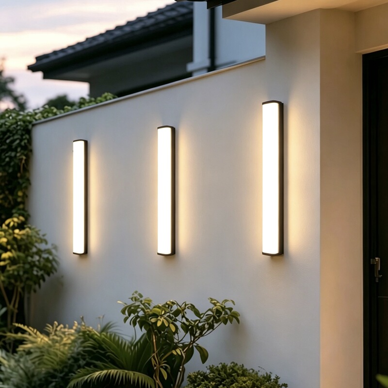 Simple LED outdoor wall light, waterproof, long strip design, flicker-free, eye-friendly, suitable for courtyards, fences, exterior walls, and garden gates