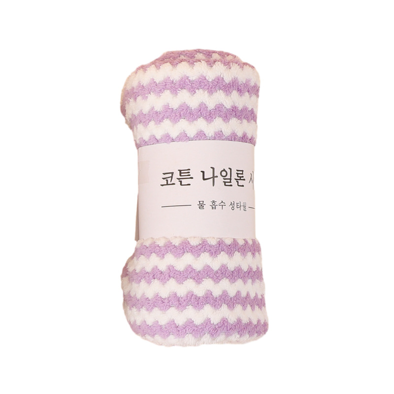 파인애플 쌍 보라색