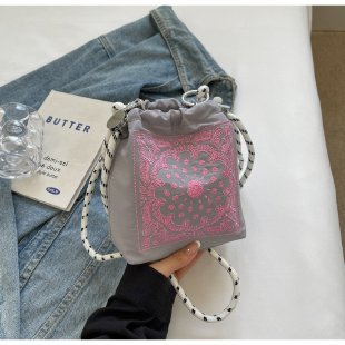 Diseño innovador para crear un estilo de bolso femenino único