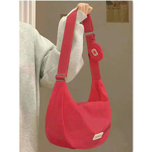 尼龙帆布包时尚潮春夏森系文艺饺子包大学生上课单肩斜挎包