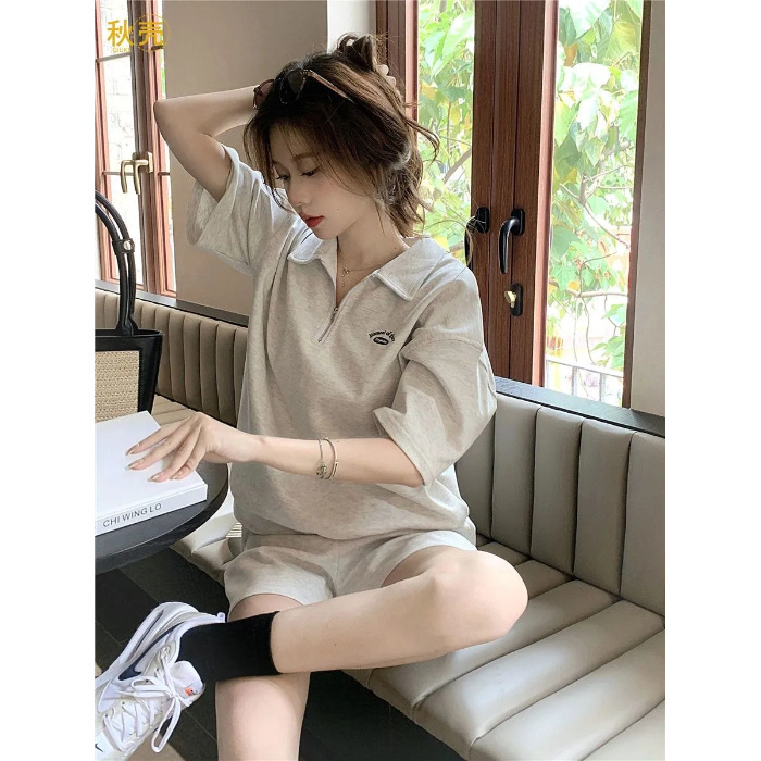 회색