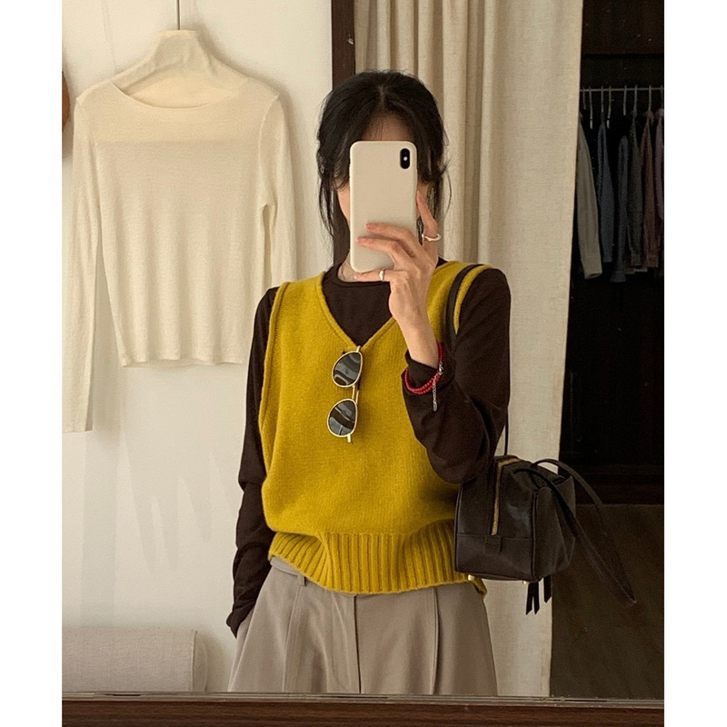 Korean Style V Neck Lemon Yellow Knitted Vest Vest for Women 2025 Autum New Layered Sweater Vest Top