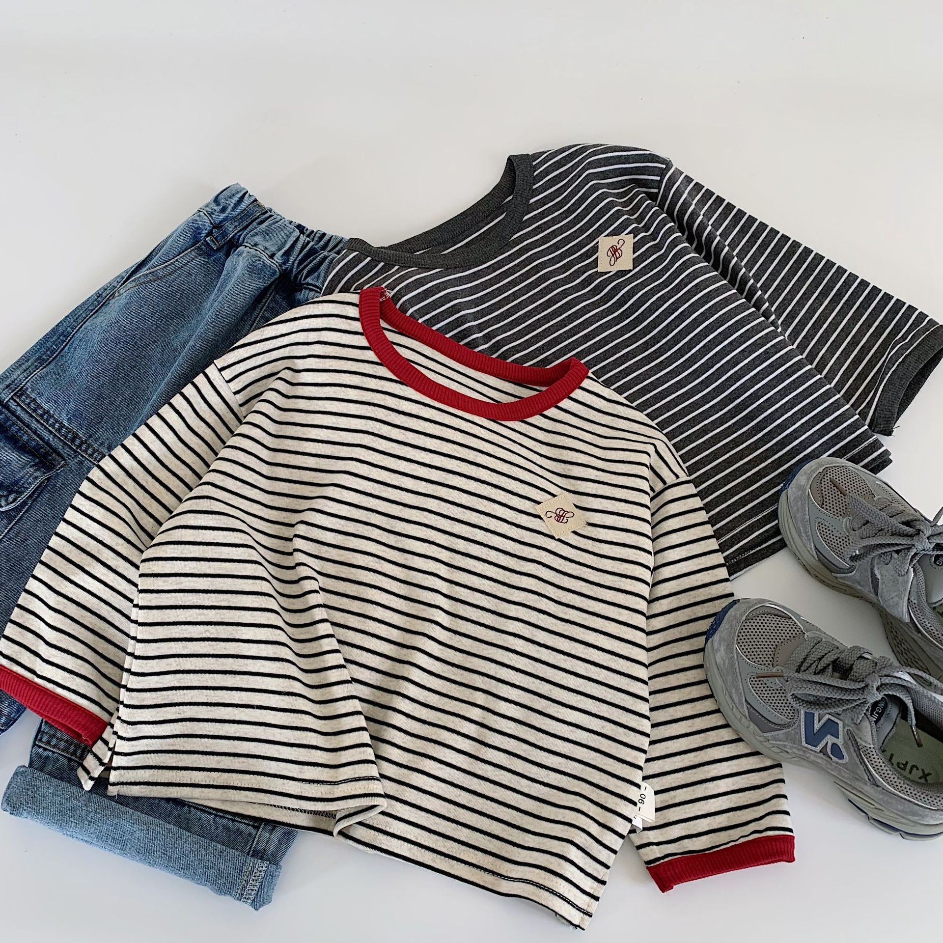 Mai Bao ropa infantil camiseta infantil 2025 otoño nuevo estilo coreano para niños y niñas camiseta de fondo a rayas bebé ropa de otoño t