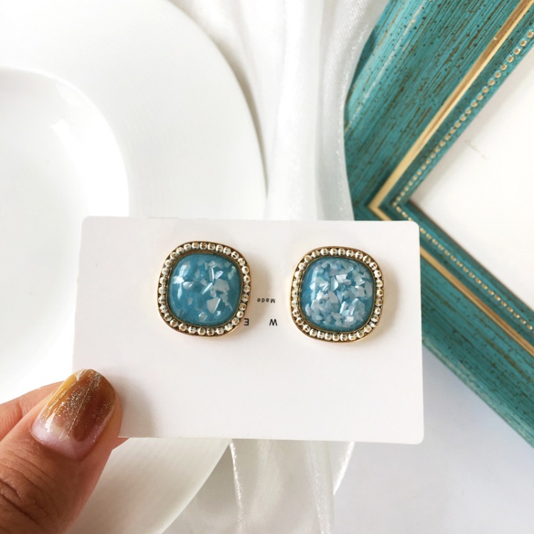 Retro Style Blue Resin Square Earrings display picture 3